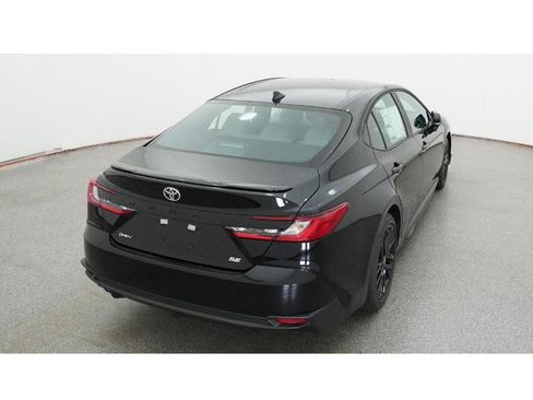New 2026 Toyota Camry SE image 8