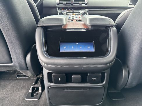 Used 2024 Lincoln Navigator L 4WD image 36