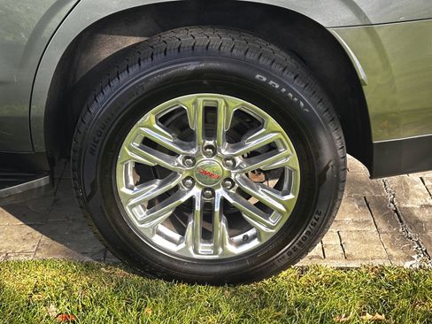 Used 2022 GMC Yukon SLT image 16