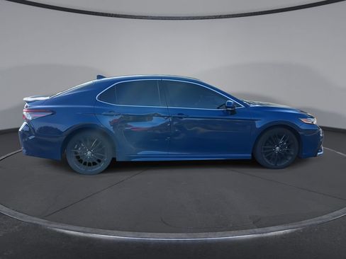 Used 2023 Toyota Camry XSE FWD image 9