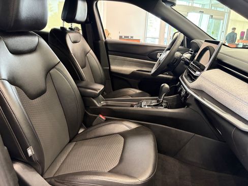Used 2024 Jeep Compass Latitude AWD/4WD image 27