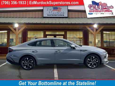 Used 2025 Hyundai Sonata SEL FWD image 1