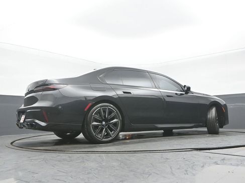 Used 2023 BMW 760i xDrive 760i xDrive w/ Luxury Rear Seating Package image 33