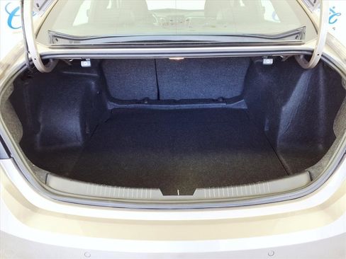 Used 2025 Chevrolet Malibu LT image 9