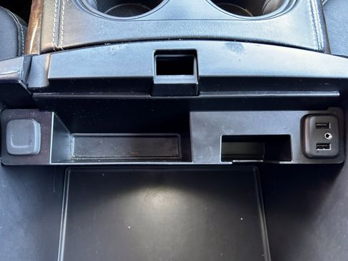 Used 2020 Chevrolet Suburban LT image 34