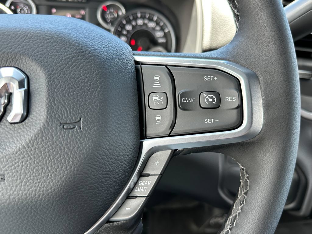 New 2026 RAM 2500 Big Horn AWD/4WD image 22