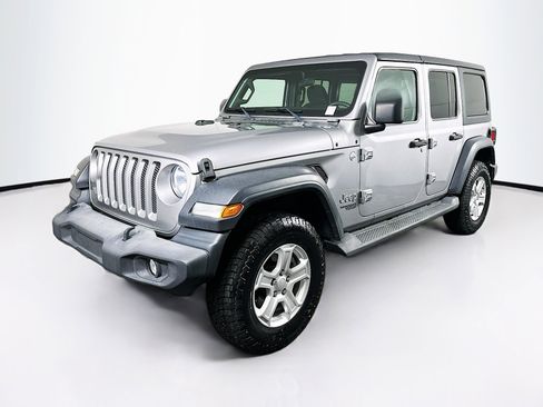 Used 2020 Jeep Wrangler Unlimited Sport S image 3