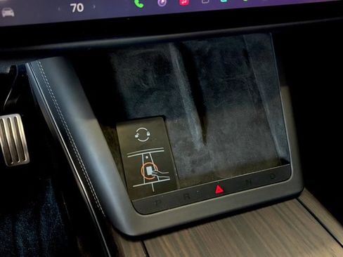 Used 2024 Tesla Model X image 23