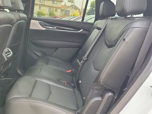 Used 2025 Cadillac XT6 Premium Luxury w/ Technology Package image 25
