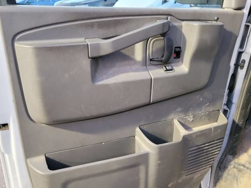Used 2019 Chevrolet Express 3500 Extended w/ Driver Convenience Package RWD image 11