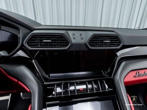 Used 2024 Lamborghini Urus S image 25