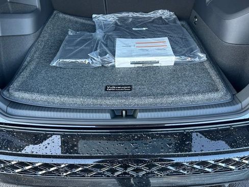 New 2026 Volkswagen Tiguan SE R-Line image 18