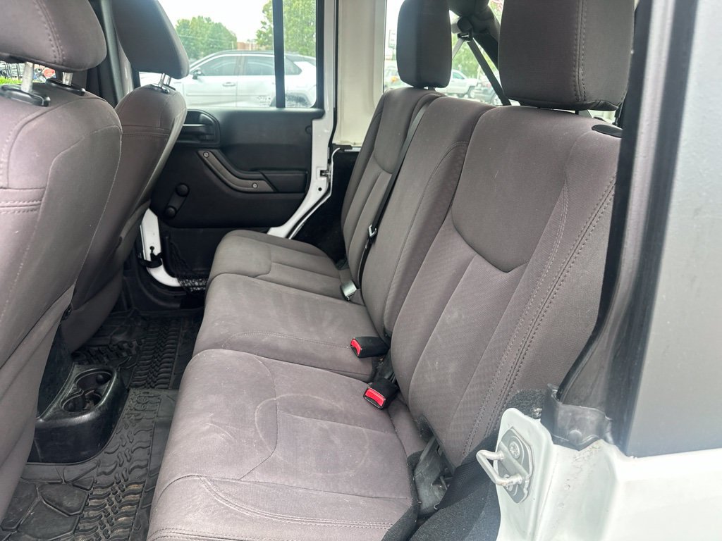 Used 2017 Jeep Wrangler Unlimited Sport w/ Connectivity Group AWD/4WD image 9