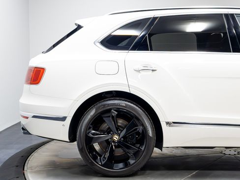 Used 2020 Bentley Bentayga V8 image 19