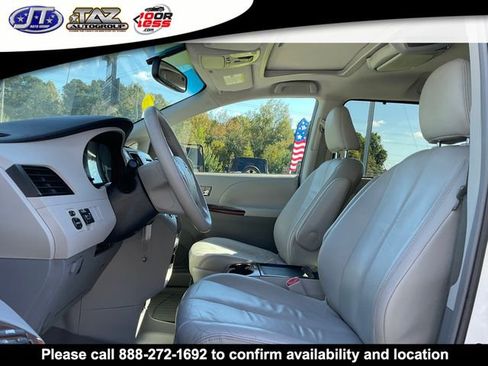 Used 2011 Toyota Sienna XLE image 10
