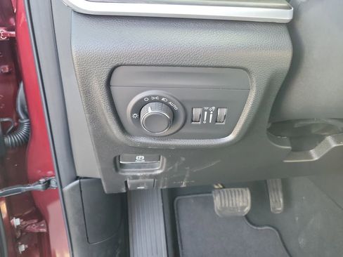 New 2026 Jeep Grand Cherokee Altitude AWD/4WD image 11