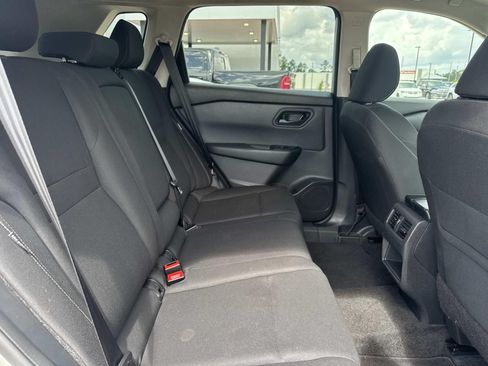 Used 2024 Nissan Rogue S AWD/4WD image 9