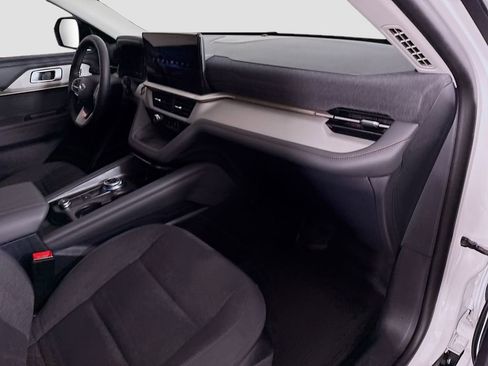 Used 2025 Ford Explorer Active RWD image 19