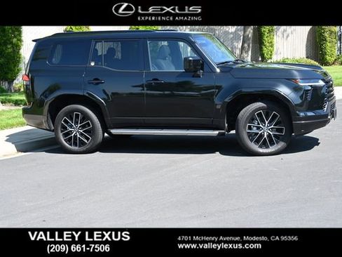 Certified 2025 Lexus GX 550 w/ Accessory Package (Z1) AWD/4WD image 3
