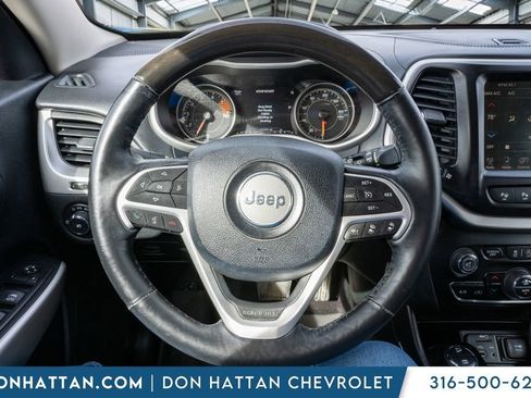 Used 2016 Jeep Cherokee Overland w/ Technology Group image 6