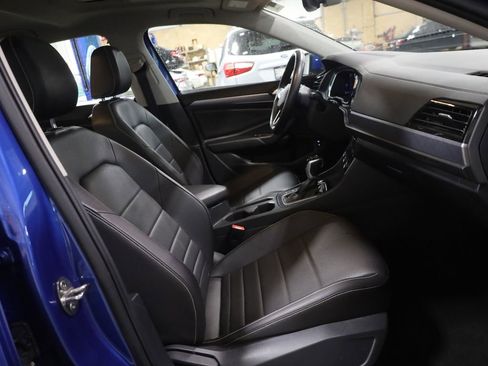 Used 2024 Volkswagen Jetta SE image 11
