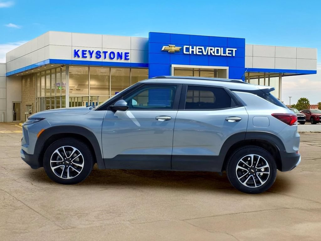 Used 2025 Chevrolet TrailBlazer LT FWD image 4