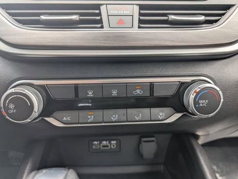 Used 2024 Nissan Altima 2.5 SV image 14