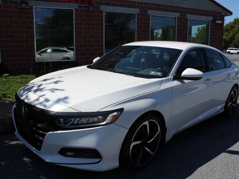 Used 2020 Honda Accord Sport image 2
