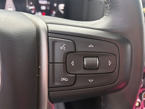 Used 2023 GMC Yukon Denali image 15