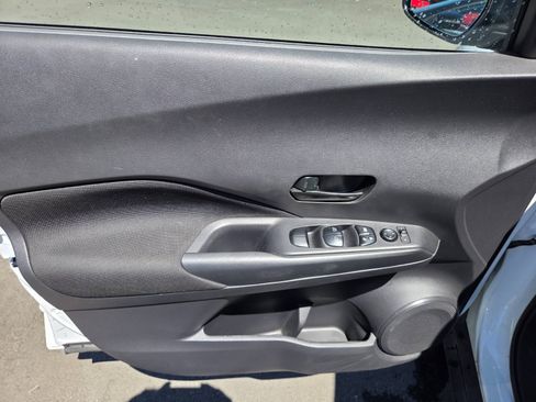 Used 2024 Nissan Kicks S FWD image 7
