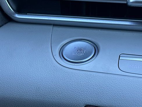 Used 2024 Hyundai Elantra Limited FWD image 20
