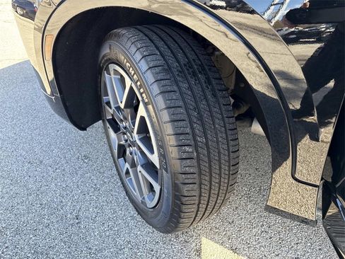 Used 2025 Chevrolet Blazer RS image 32