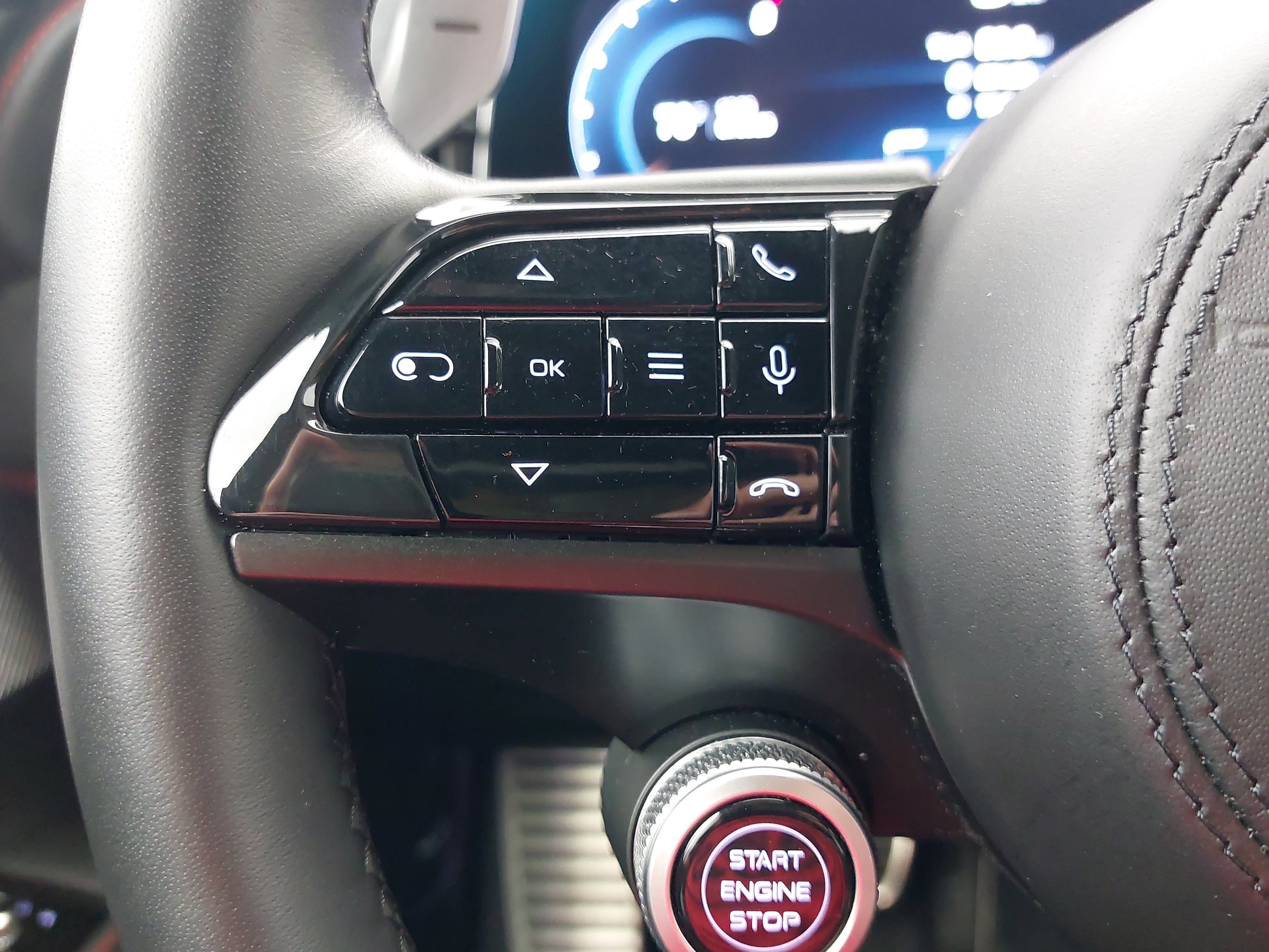 Used 2023 Maserati Grecale Trofeo AWD/4WD image 19