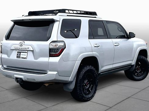 Used 2016 Toyota 4Runner SR5 Premium image 11