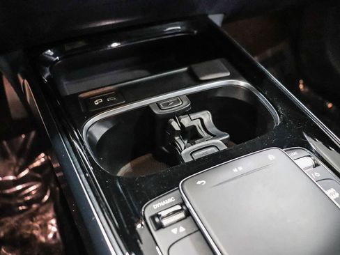 Used 2022 Mercedes-Benz GLB 250 4MATIC image 22