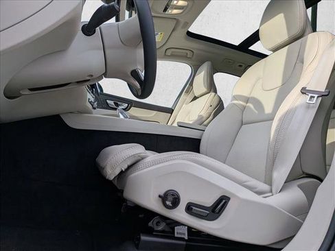 New 2026 Volvo XC60 T8 Ultra w/ Protection Package Premier image 4