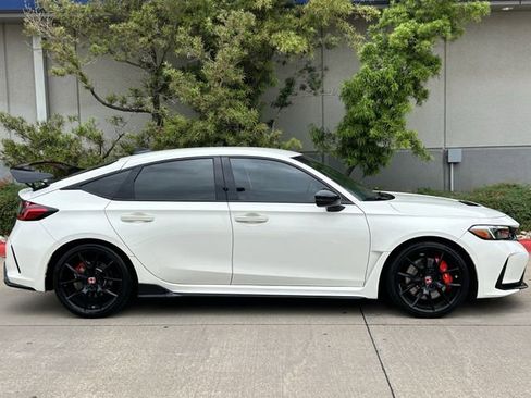 Certified 2024 Honda Civic Type R image 3