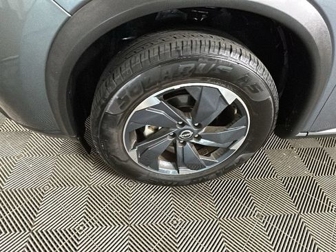 Used 2025 Nissan Rogue SV FWD image 10