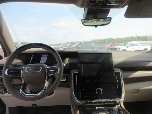 New 2026 GMC Yukon XL Denali w/ Denali Reserve Package image 16