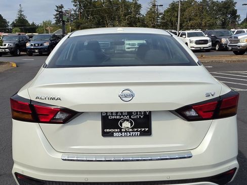 Used 2019 Nissan Altima 2.5 SV FWD image 10