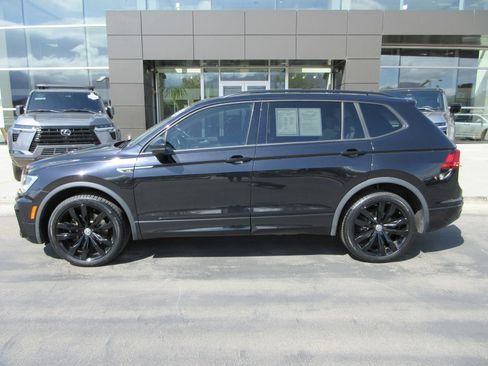 Used 2020 Volkswagen Tiguan SE R-Line AWD/4WD image 4