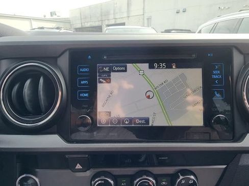 Used 2016 Toyota Tacoma TRD Sport w/ Towing Package RWD image 14