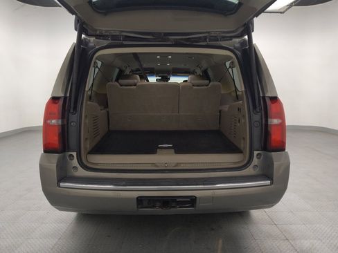 Used 2017 Chevrolet Suburban Premier RWD image 29