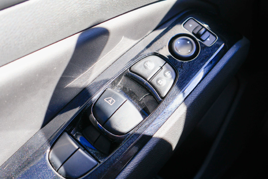 Used 2023 Nissan Altima 2.5 SV FWD image 16