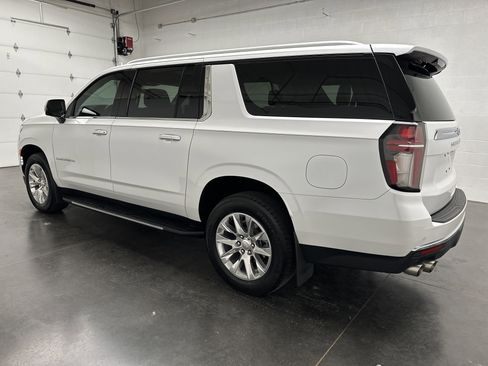 Used 2021 Chevrolet Suburban Premier image 7