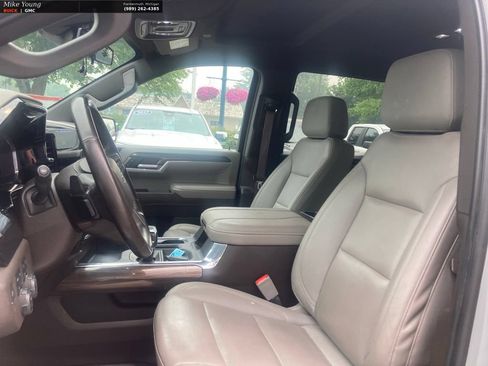 Used 2024 Chevrolet Silverado 1500 LT Trail Boss w/ Convenience Package II AWD/4WD image 28