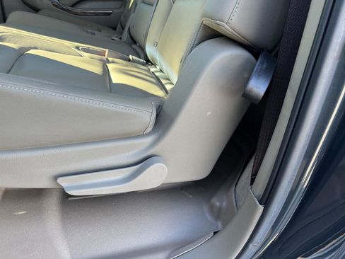 Used 2020 GMC Yukon XL SLT image 43