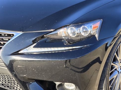 Used 2016 Lexus IS 300 Navigation, Premium Package image 9