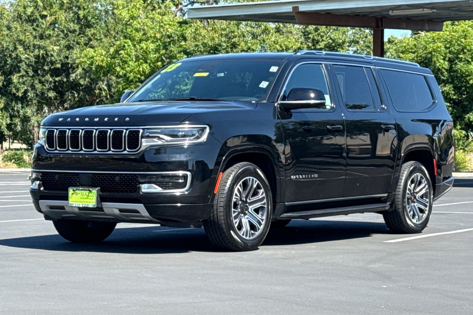 Used 2023 Jeep Wagoneer L Series II RWD image 16