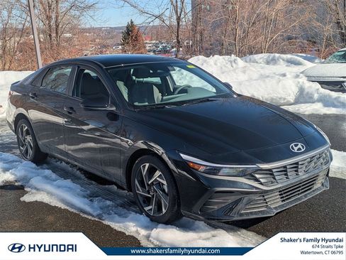 Certified 2025 Hyundai Elantra Sport image 1